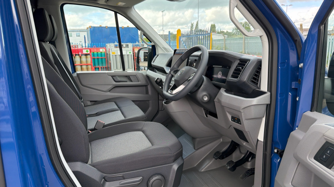 Volkswagen Crafter Cr35 Mwb Diesel Fwd 2.0 TDI 140PS Commerce Plus High Roof Van - Image 13